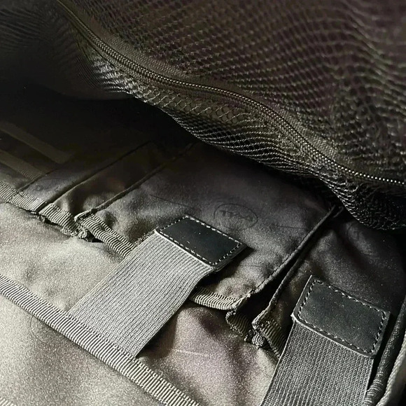 Dell Laptop Computer Bag 15X13X5 Padded Shoulder Strap Carry On Travel - Picture 3 of 16